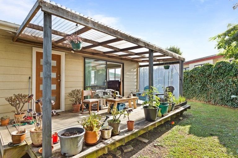 Photo of property in 21 Riserra Drive, Ranui, Auckland, 0612