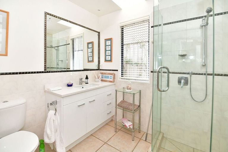 Photo of property in 13 Joydon Place, Stanmore Bay, Whangaparaoa, 0932