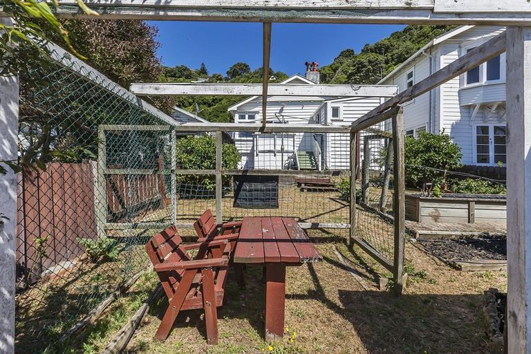 Photo of property in 167a Sutherland Road, Lyall Bay, Wellington, 6022