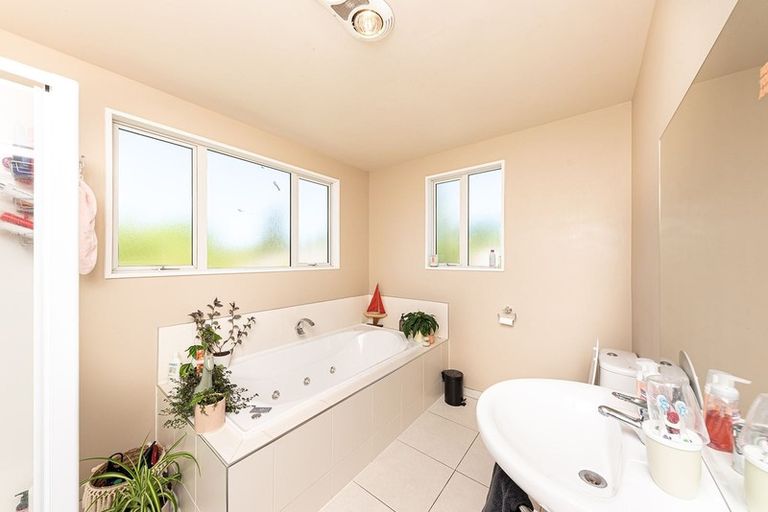 Photo of property in 12 Mica Place, Northwood, Christchurch, 8051