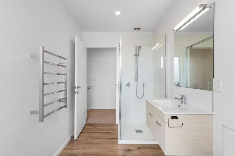 Photo of property in 37 Cessna Crescent, Mangere, Auckland, 2022