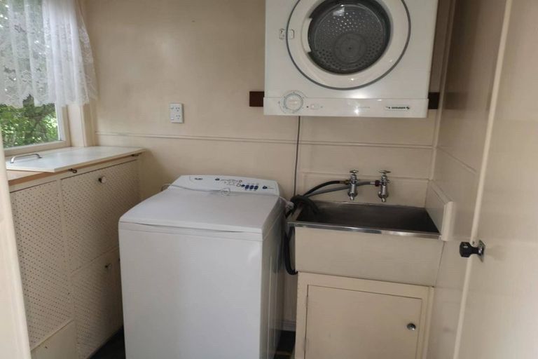 Photo of property in 22 Kaikoura Street, Henderson, Auckland, 0612