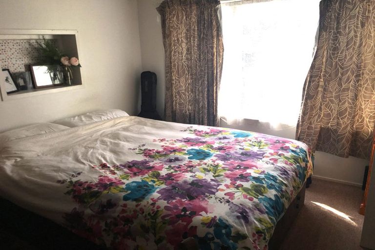 Photo of property in 30 Megan Avenue, Pakuranga Heights, Auckland, 2010