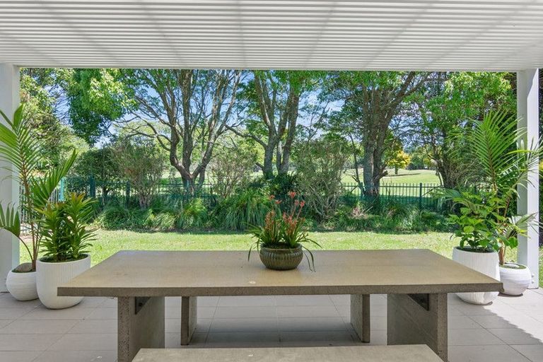 Photo of property in 33 Oak Manor Drive, Albany, Auckland, 0632