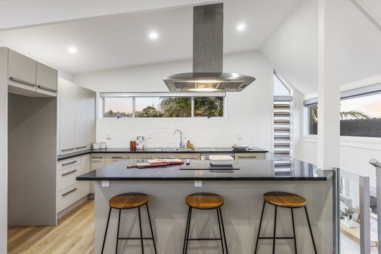 Photo of property in 3a Pah Road, Cockle Bay, Auckland, 2014