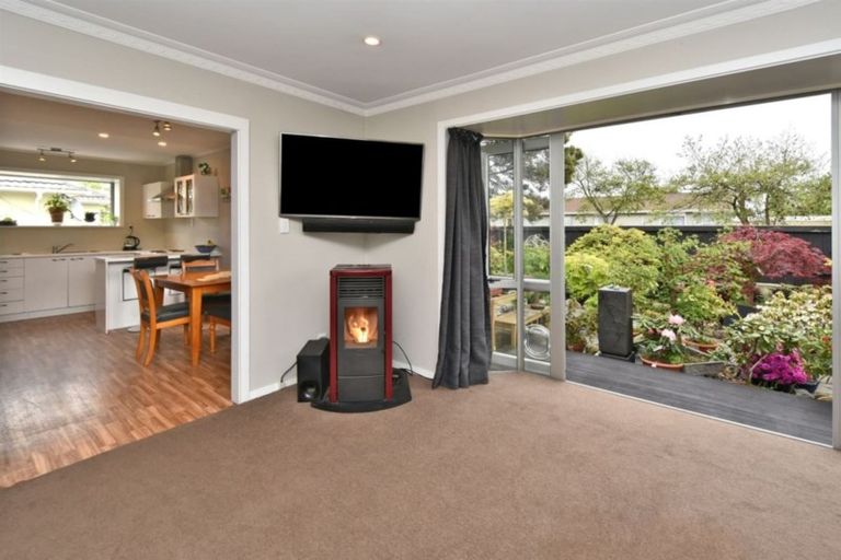 Photo of property in 14 Cob Crescent, Woolston, Christchurch, 8062