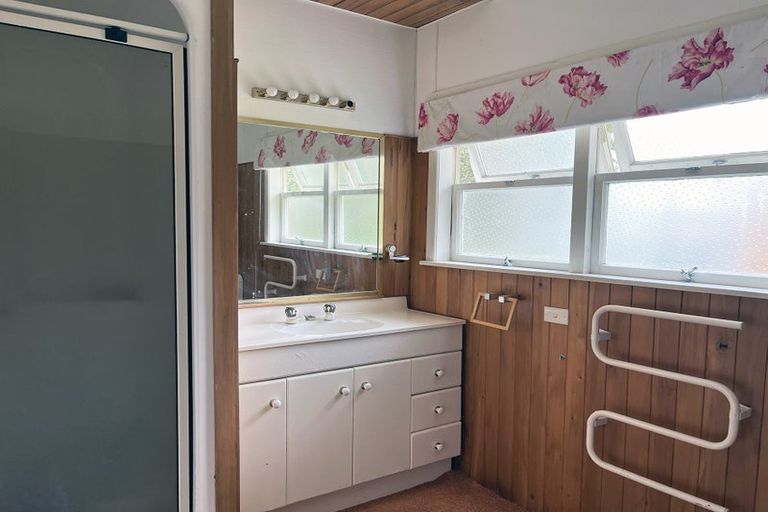 Photo of property in 44 Memorial Drive, Parahaki, Whangarei, 0112