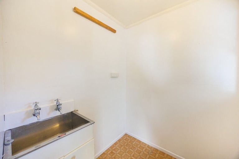 Photo of property in 2 Oban Place, Awapuni, Palmerston North, 4412