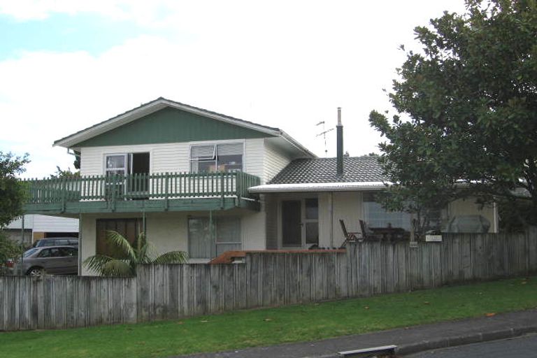 Photo of property in 17 Fitzwater Place, Henderson, Auckland, 0612