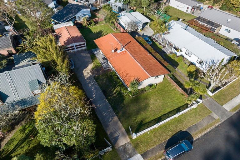 Photo of property in 204 Hilton Drive, Whangamata, 3620