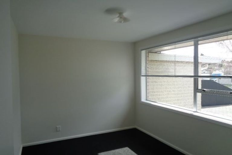 Photo of property in 1 Isleworth Road, Bishopdale, Christchurch, 8053