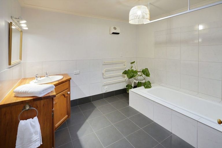 Photo of property in 15 Terrace Road, Leithfield, Amberley, 7481