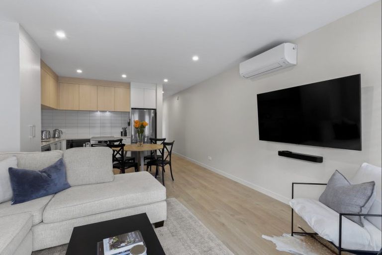 Photo of property in 2 Mcgibbon Lane, Jacks Point, 9371