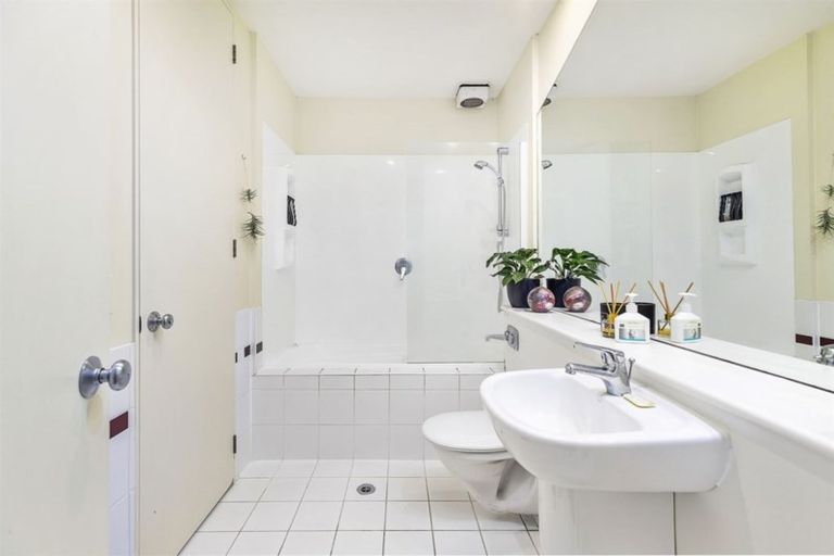 Photo of property in Sirocco Apartments, 818/8u Church Street, Wellington Central, Wellington, 6011