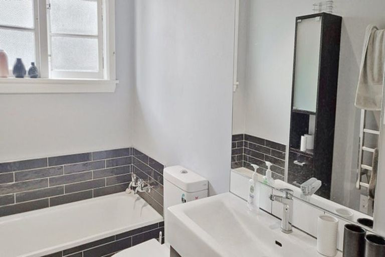 Photo of property in 174 Yaldhurst Road, Sockburn, Christchurch, 8042