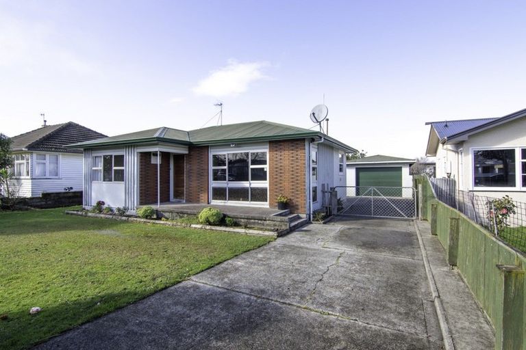 Photo of property in 6 Milton Street, Roslyn, Palmerston North, 4414