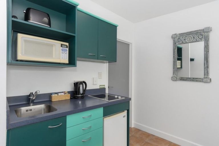 Photo of property in 6 Adams Avenue, Mount Maunganui, 3116