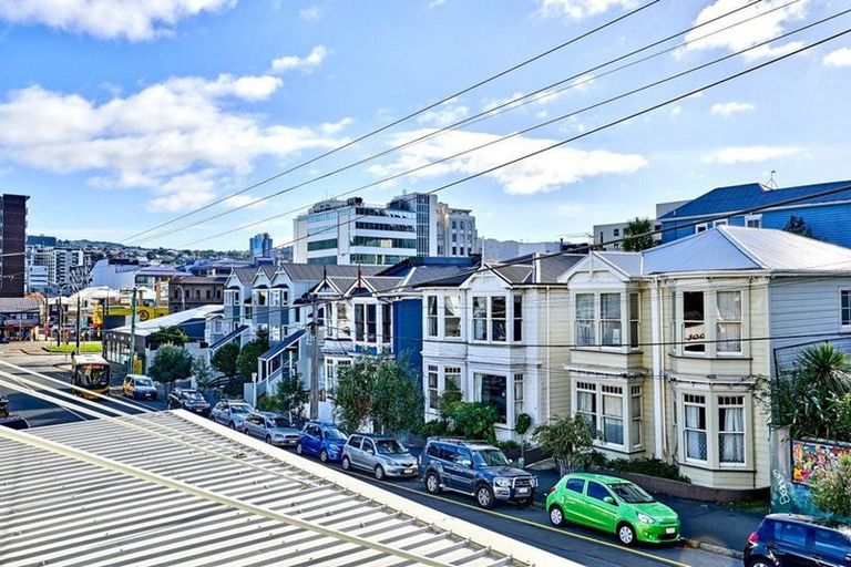 Photo of property in 4/24 Elizabeth Street, Mount Victoria, Wellington, 6011