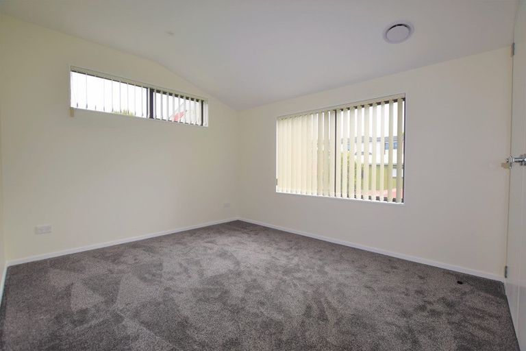 Photo of property in 71a Fruitvale Road, New Lynn, Auckland, 0600