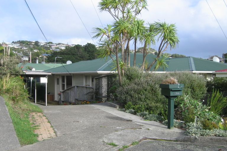 Photo of property in 9 Tania Way, Paparangi, Wellington, 6037