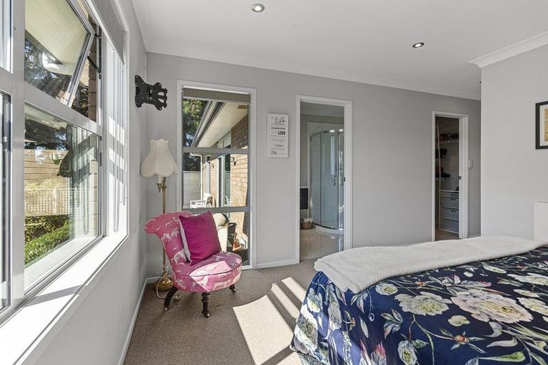 Photo of property in 525e Mangorei Road, Highlands Park, New Plymouth, 4312