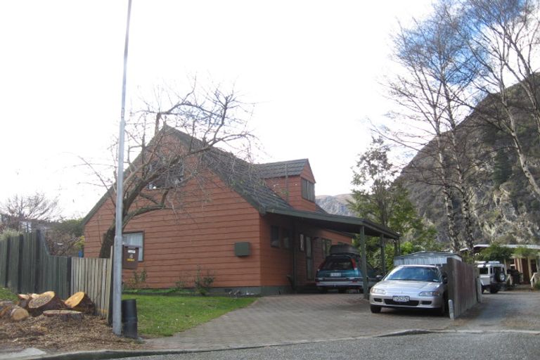 Photo of property in 4 Johnson Place, Queenstown, 9300