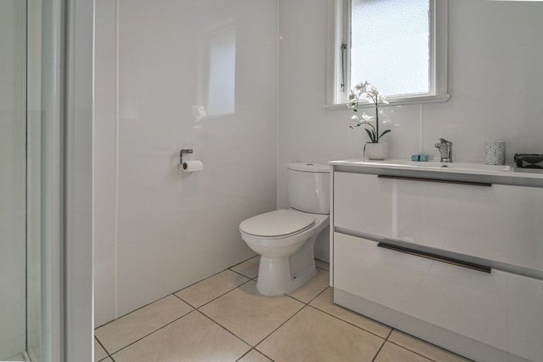 Photo of property in 34 Middle Road, Havelock North, 4130
