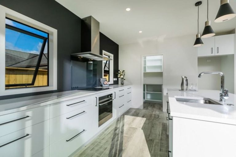 Photo of property in 17 Papa Orchard Drive, Kumeu, 0810