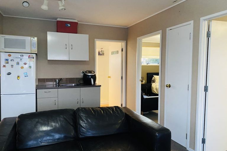 Photo of property in 22 Hedge Row, Sunnyhills, Auckland, 2010