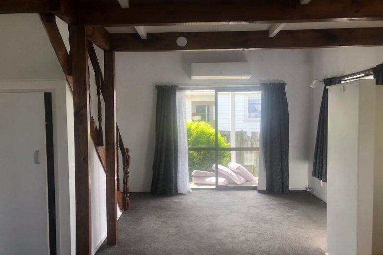 Photo of property in 31 Eskdale Road, Birkdale, Auckland, 0626