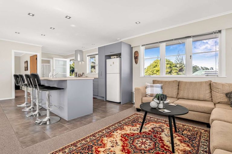 Photo of property in 33 James Mcleod Road, Shelly Beach, South Head, 0874