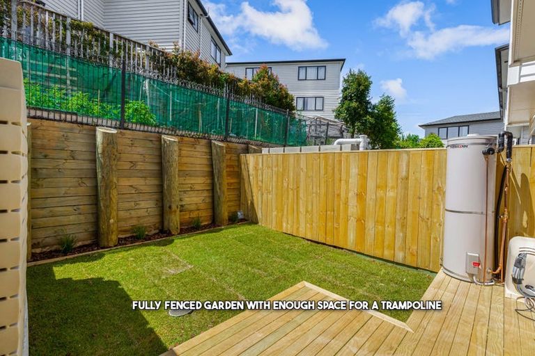 Photo of property in 35 Lawson Creek Street, Massey, Auckland, 0614