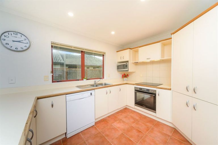 Photo of property in 21 Parnell Heights Drive, Kelvin Grove, Palmerston North, 4414