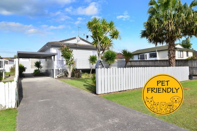 Photo of property in 2/46 Granville Drive, Massey, Auckland, 0614