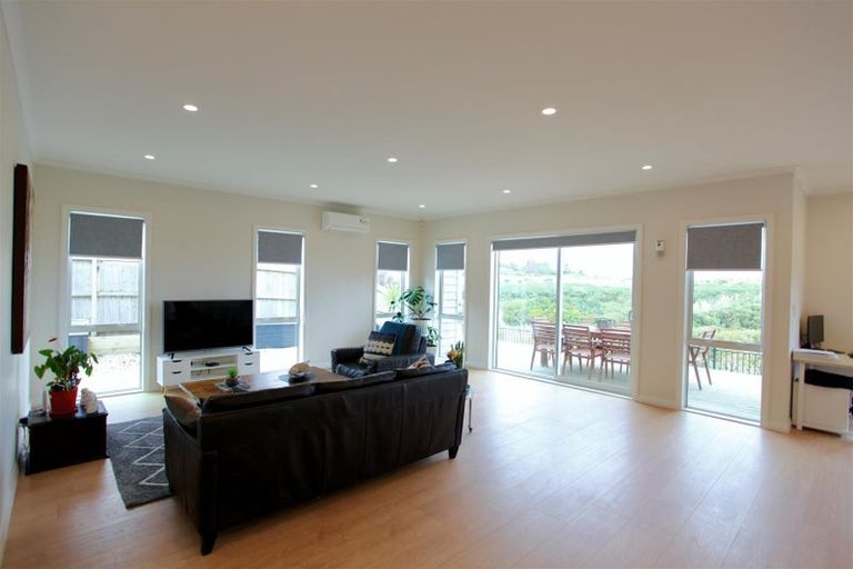 Photo of property in 61 Bayvista Drive, Karaka, Papakura, 2113