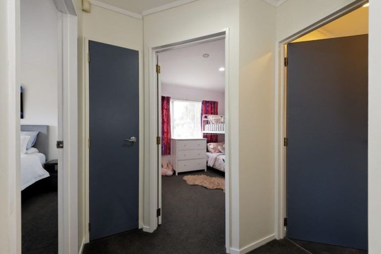 Photo of property in 6 Cloghan Close, Massey, Auckland, 0614