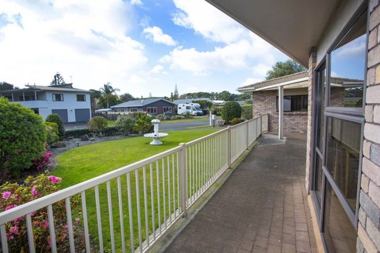 Photo of property in 114 Moana Anu Anu Avenue, Whangamata, 3620