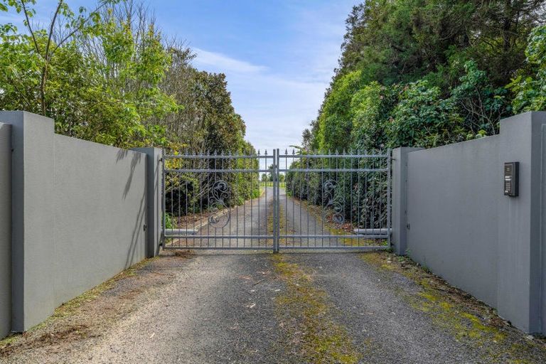 Photo of property in 550 Mountain Road, Lepperton, New Plymouth, 4373