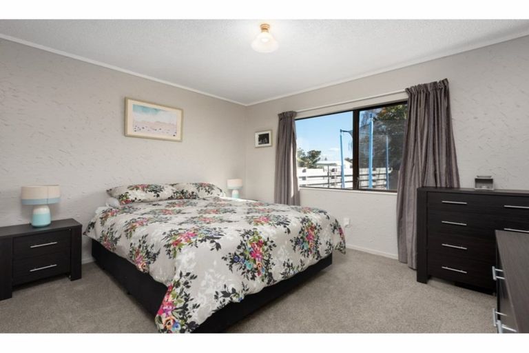 Photo of property in 14 College Place, Poike, Tauranga, 3112