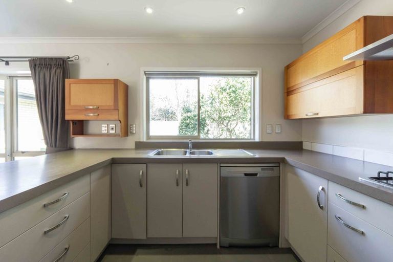 Photo of property in 27 Whitney Place, Rototuna North, Hamilton, 3210