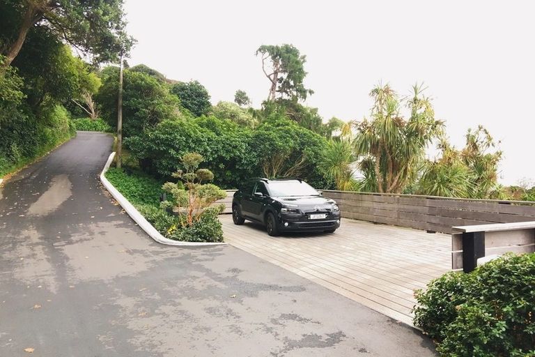 Photo of property in 2 Maramanui Way, Karaka Bays, Wellington, 6022