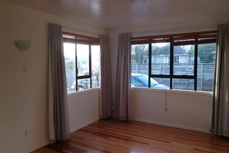 Photo of property in 50 Strid Road, Te Atatu South, Auckland, 0610
