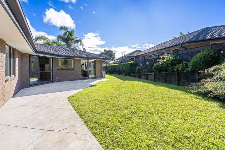 Photo of property in 33 Admirals Court Drive, Greenhithe, Auckland, 0632