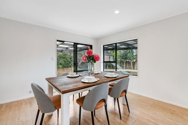 Photo of property in 1/1 Tern Place, Unsworth Heights, Auckland, 0632