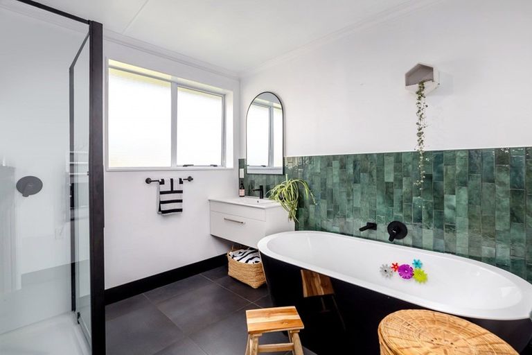 Photo of property in 38b Mcmaster Street, Greytown, 5712