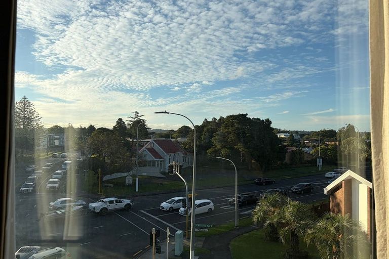 Photo of property in 304/1 Buscomb Avenue, Henderson, Auckland, 0610