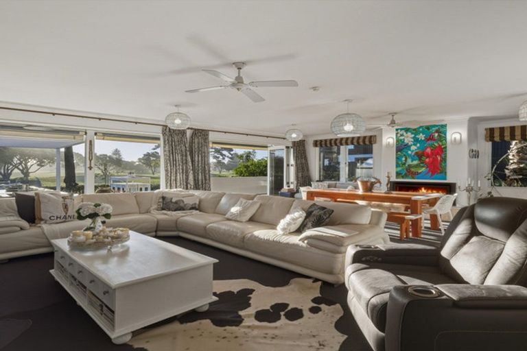 Photo of property in 198 Oceanbeach Road, Mount Maunganui, 3116