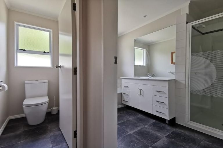 Photo of property in 28 Kaitangata Crescent, Kelson, Lower Hutt, 5010