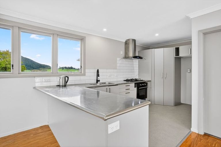 Photo of property in 109 Mountain Road, Maungaturoto, 0587