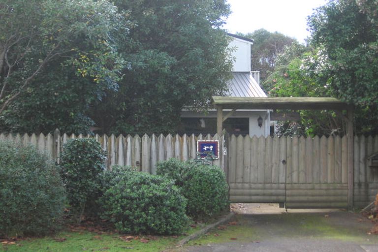 Photo of property in 21 Puriri Road, Waikanae, 5036